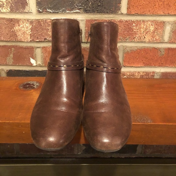 Bare Traps Porter Booties - Dark Brown - Soft & comfy! - Picture 4 of 10